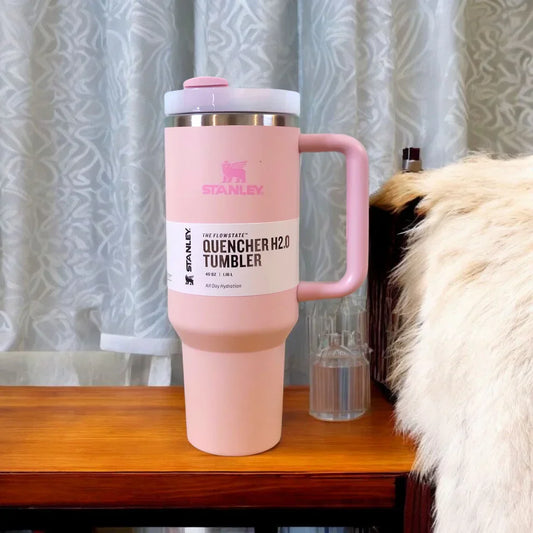 STANLEY Quencher H2.0 Tumbler with Handle and Straw